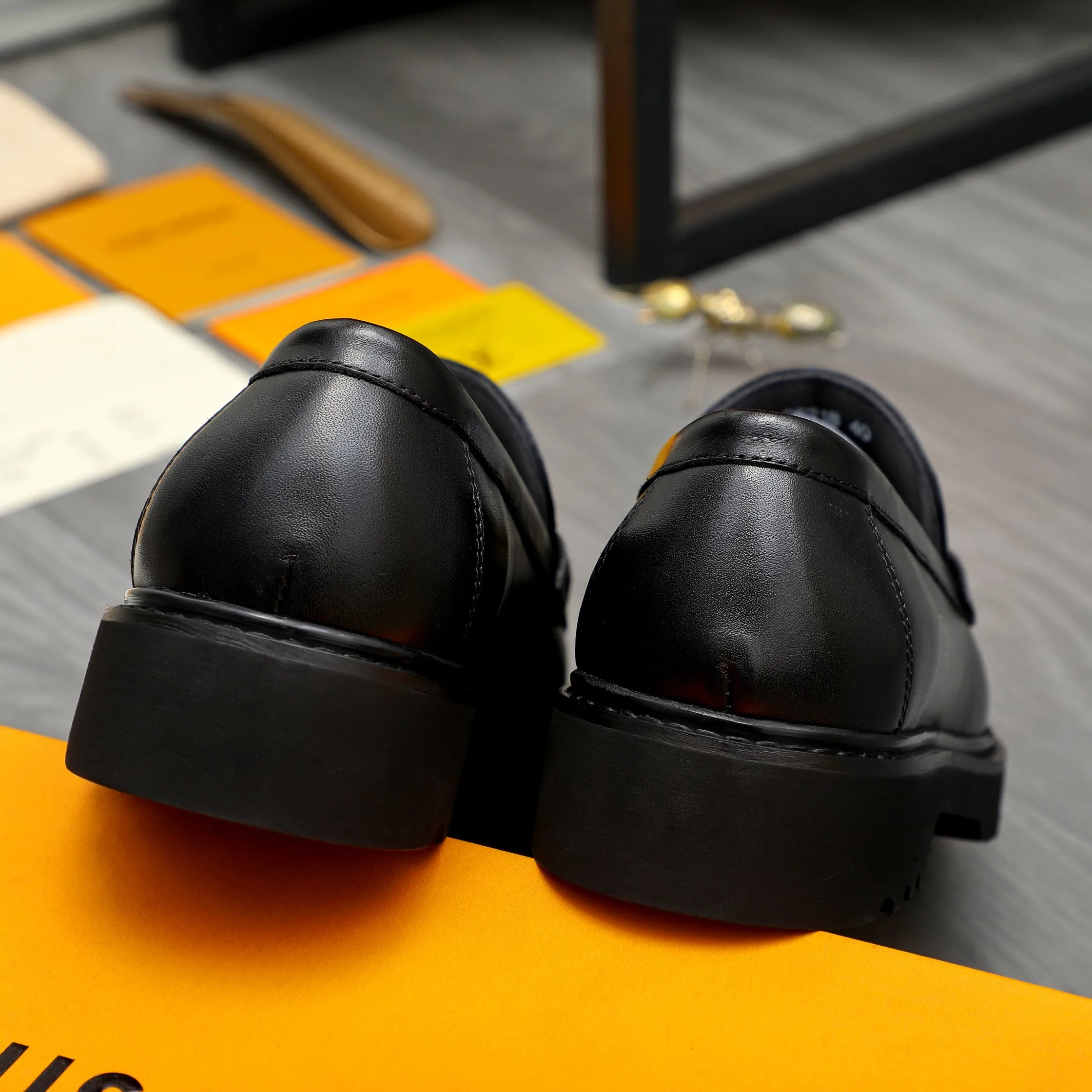 Men's shoes 💰p480 Product trademark: LV (Louis Vuitton) business slip-on leather shoes Regular size: 38-45 (45 is custom-made and non-returnable) Product materials: Selected high-quality cowhide upper, cowhide lining, original rubber outsole
